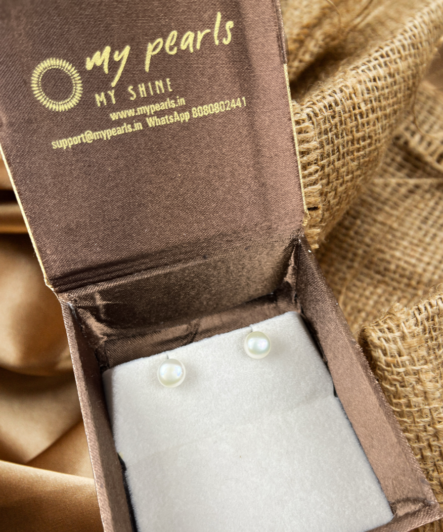 My Pearls 8 mm Alluring White Pearl Studs