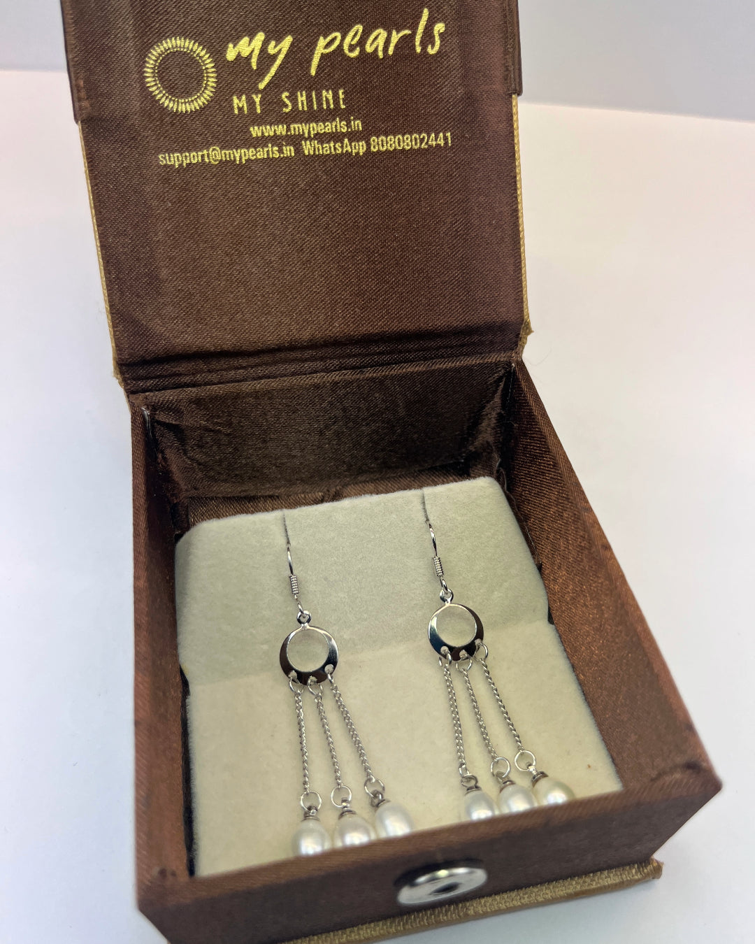 Gorgeous Hanging Real Pearl Earrings
