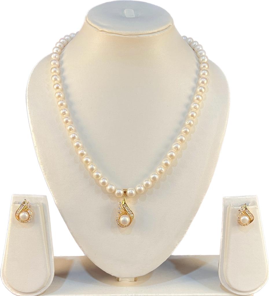 My Pearls Majestic Single Line mm White Pearls Set with Pendant