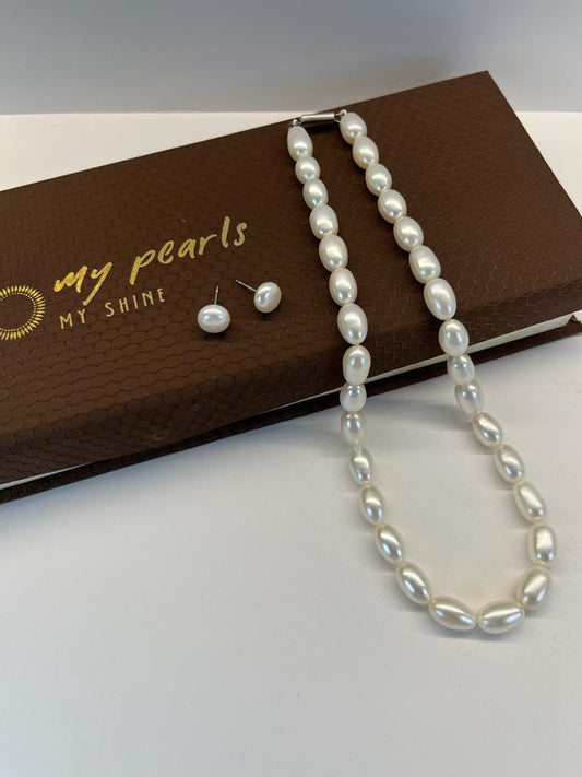 Ani - Beauteous White 9 to 10 mm Oval Pearl Set