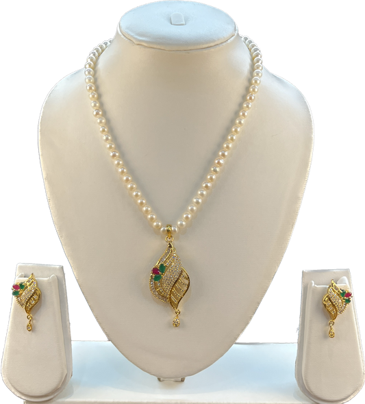 Brunda - Comely Freshwater Pearls Single Liner Necklace Set