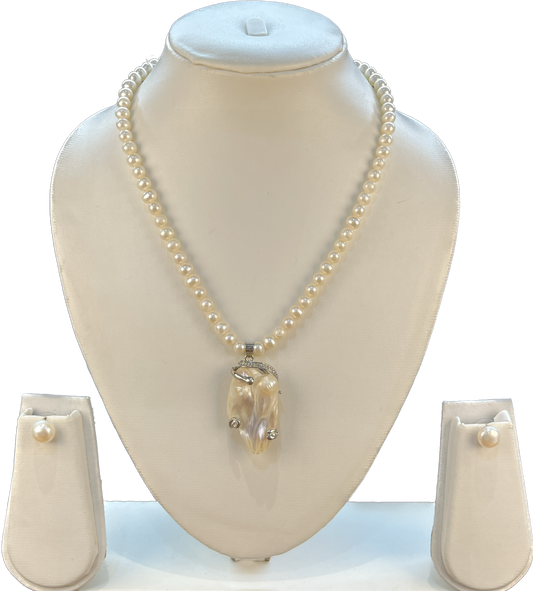 Saphira - 6 mm Pearls Necklace Set