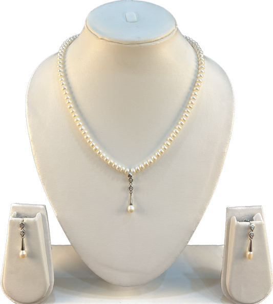 Bonita - Sleek 4 mm Pearl Set